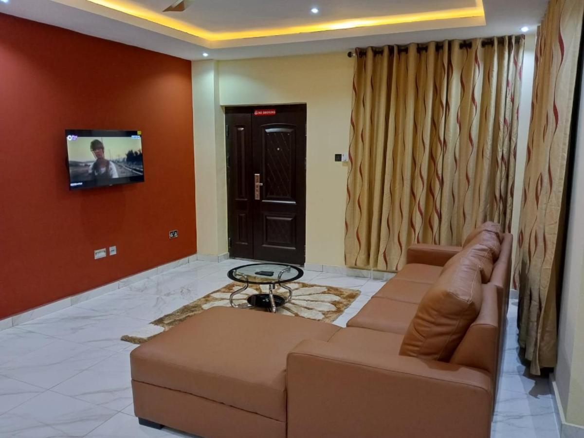 Washington Court Furnished Apartments Kwashieman Esterno foto