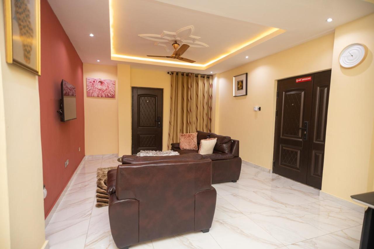 Washington Court Furnished Apartments Kwashieman Esterno foto