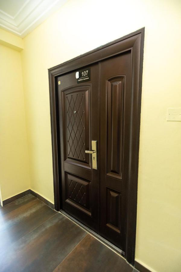 Washington Court Furnished Apartments Kwashieman Esterno foto