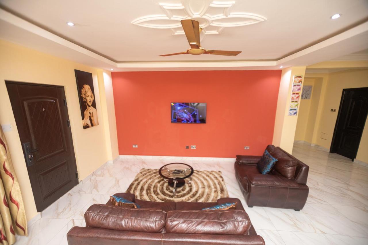 Washington Court Furnished Apartments Kwashieman Esterno foto