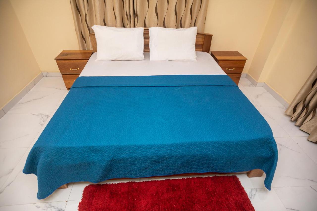 Washington Court Furnished Apartments Kwashieman Esterno foto