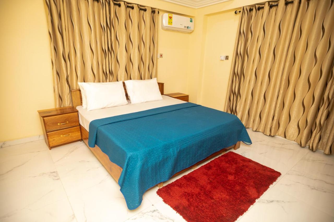 Washington Court Furnished Apartments Kwashieman Esterno foto