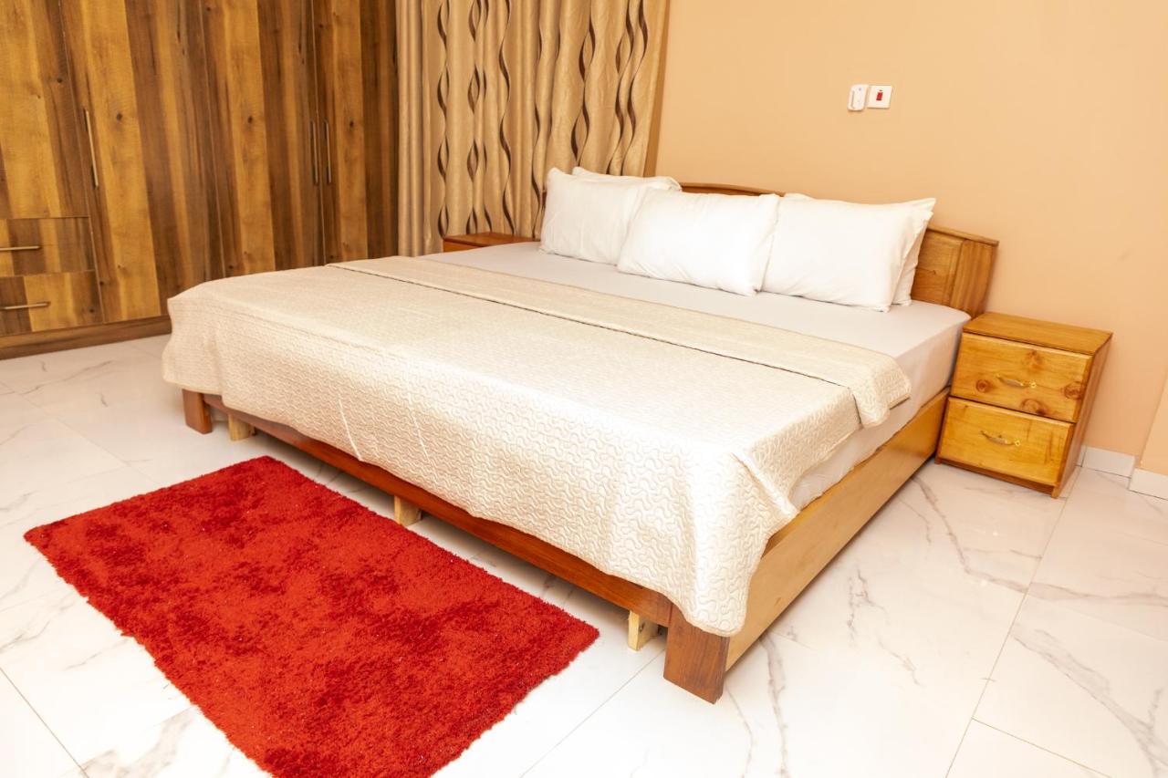 Washington Court Furnished Apartments Kwashieman Esterno foto