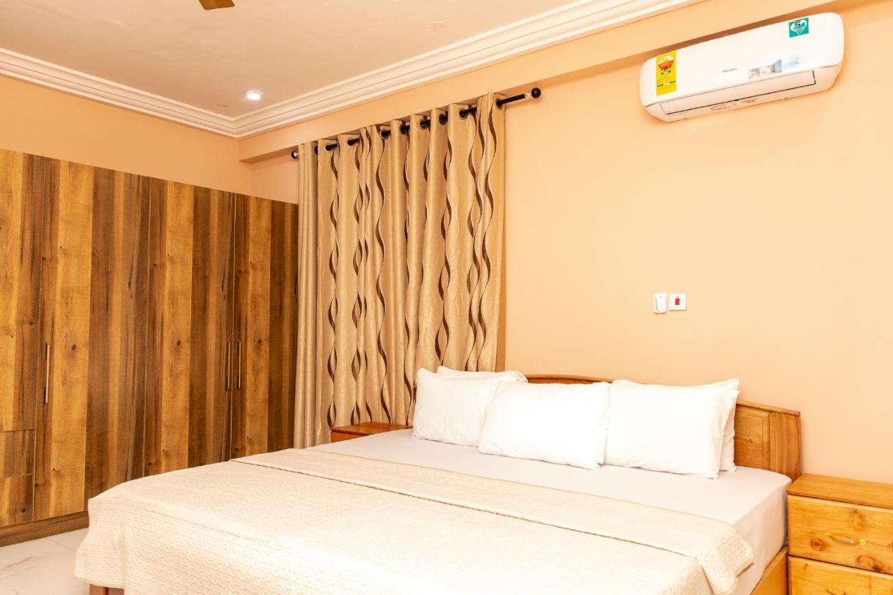 Washington Court Furnished Apartments Kwashieman Esterno foto