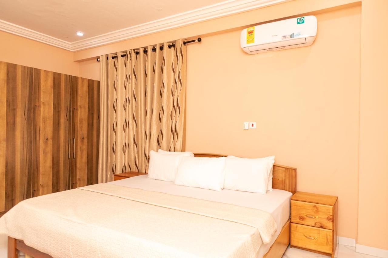 Washington Court Furnished Apartments Kwashieman Esterno foto