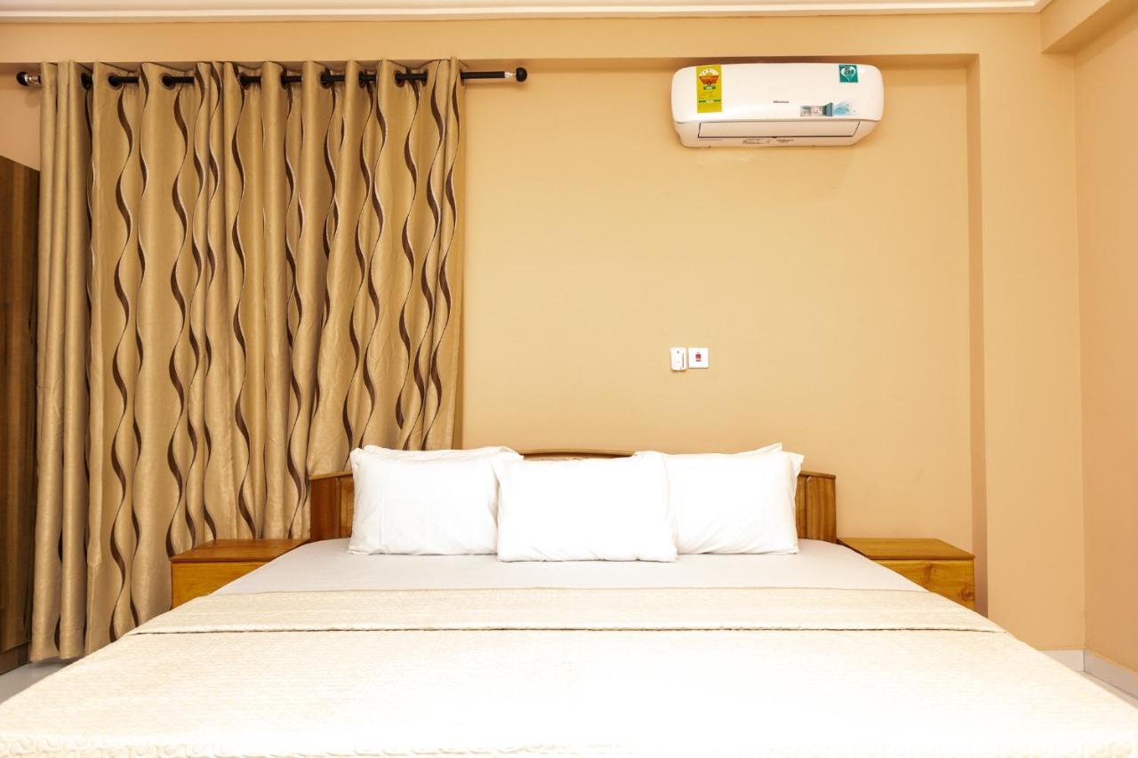 Washington Court Furnished Apartments Kwashieman Esterno foto